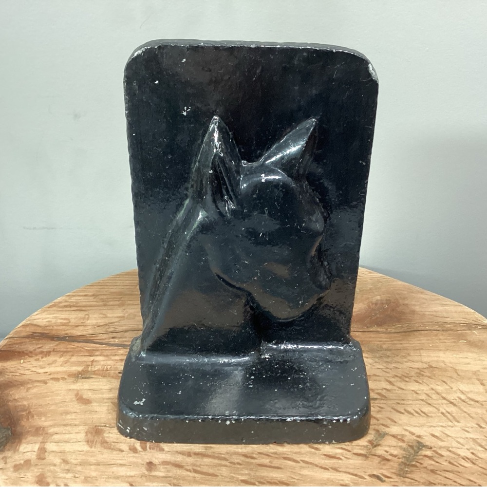 ⚫️ Vintage - Crafted of Cast Aluminum or Pewter very unique Great Dane Bookend